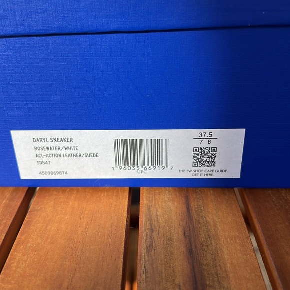 Stuart Weitzman Daryl Sneaker - Picture 9 of 9